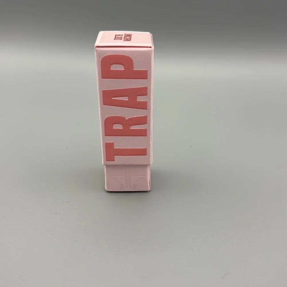 Jeffree Star UNICORN BLOOD velvet trap lipstick